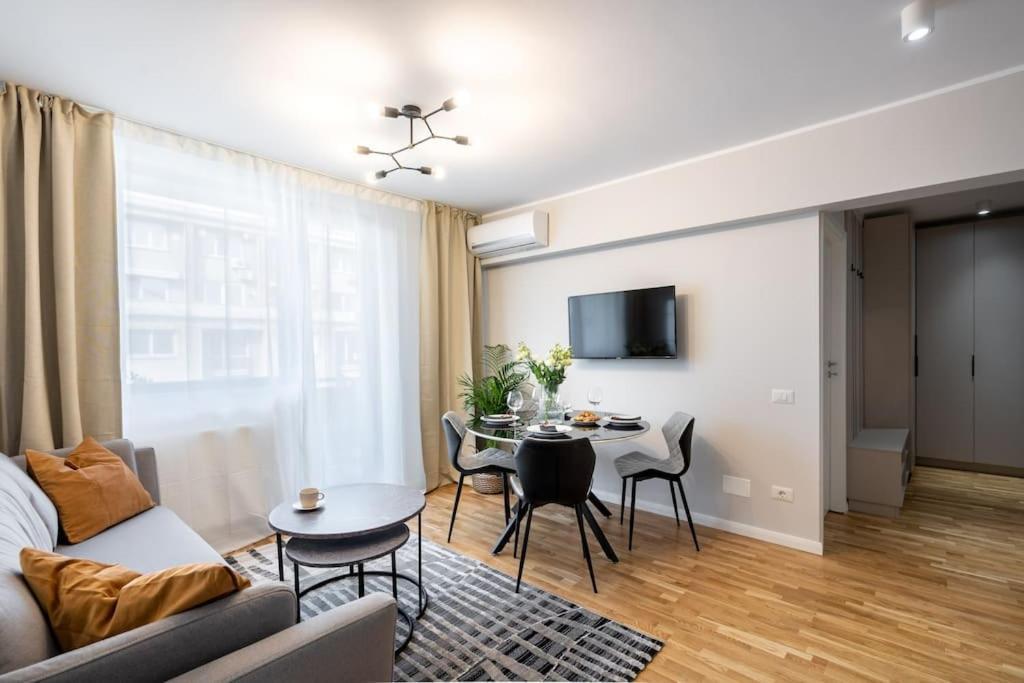 Sunny 2Br Flat - Top Location - Stunning Views บูคาเรสต์ ภายนอก รูปภาพ