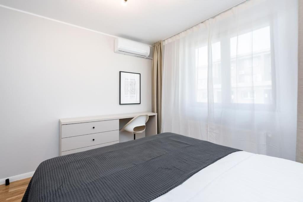 Sunny 2Br Flat - Top Location - Stunning Views บูคาเรสต์ ภายนอก รูปภาพ